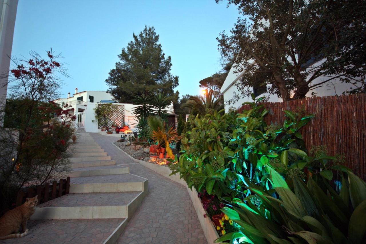 Wunderschoenes Kleines Apartment Fuer 2 Personen Mit Idylischen Blick Ins Gruene Cala Galdana  Buitenkant foto